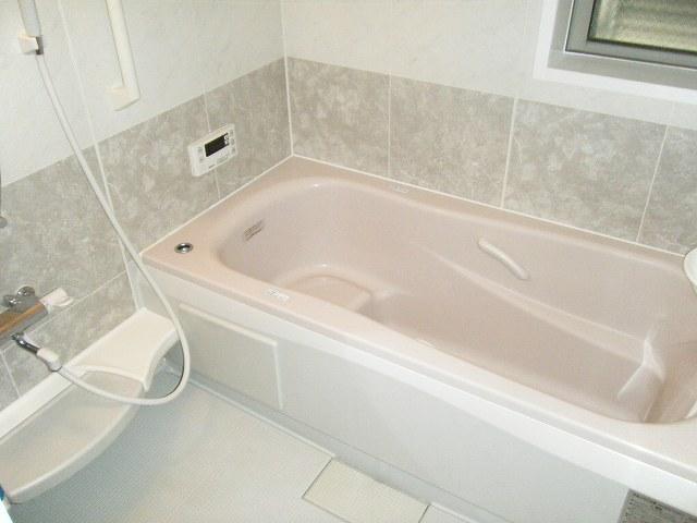 Bathroom. Indoor (07 May 2013) Shooting