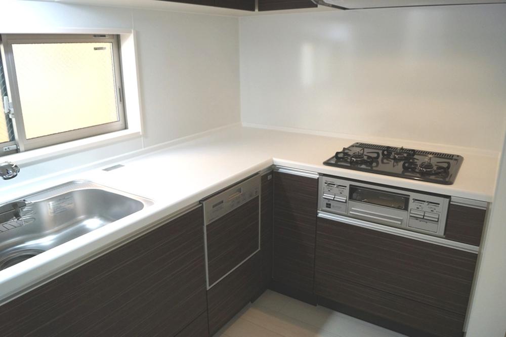 Kitchen. Indoor (12 May 2013) Shooting