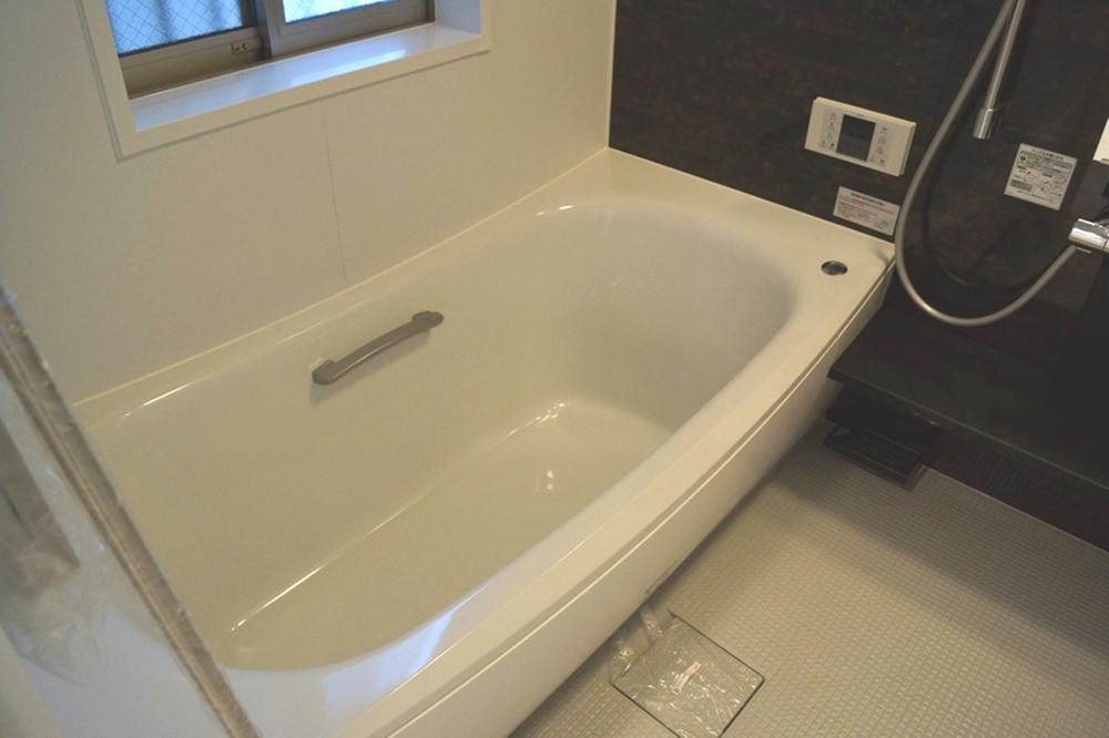 Bathroom. Indoor (12 May 2013) Shooting