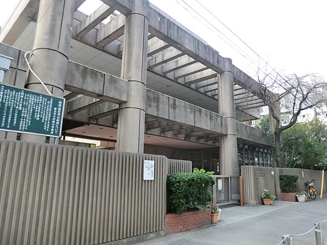 Primary school. 869m to Yokohama Municipal Hie Elementary School