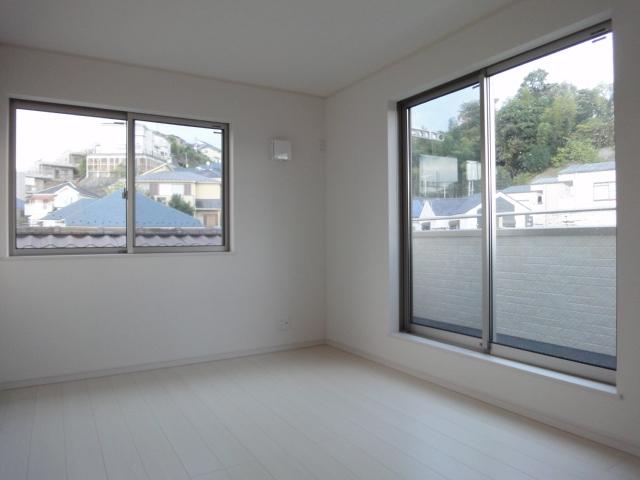 Non-living room. Indoor (11 May 2013) Shooting