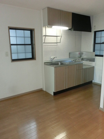 Living and room. About 5 Pledge of DK