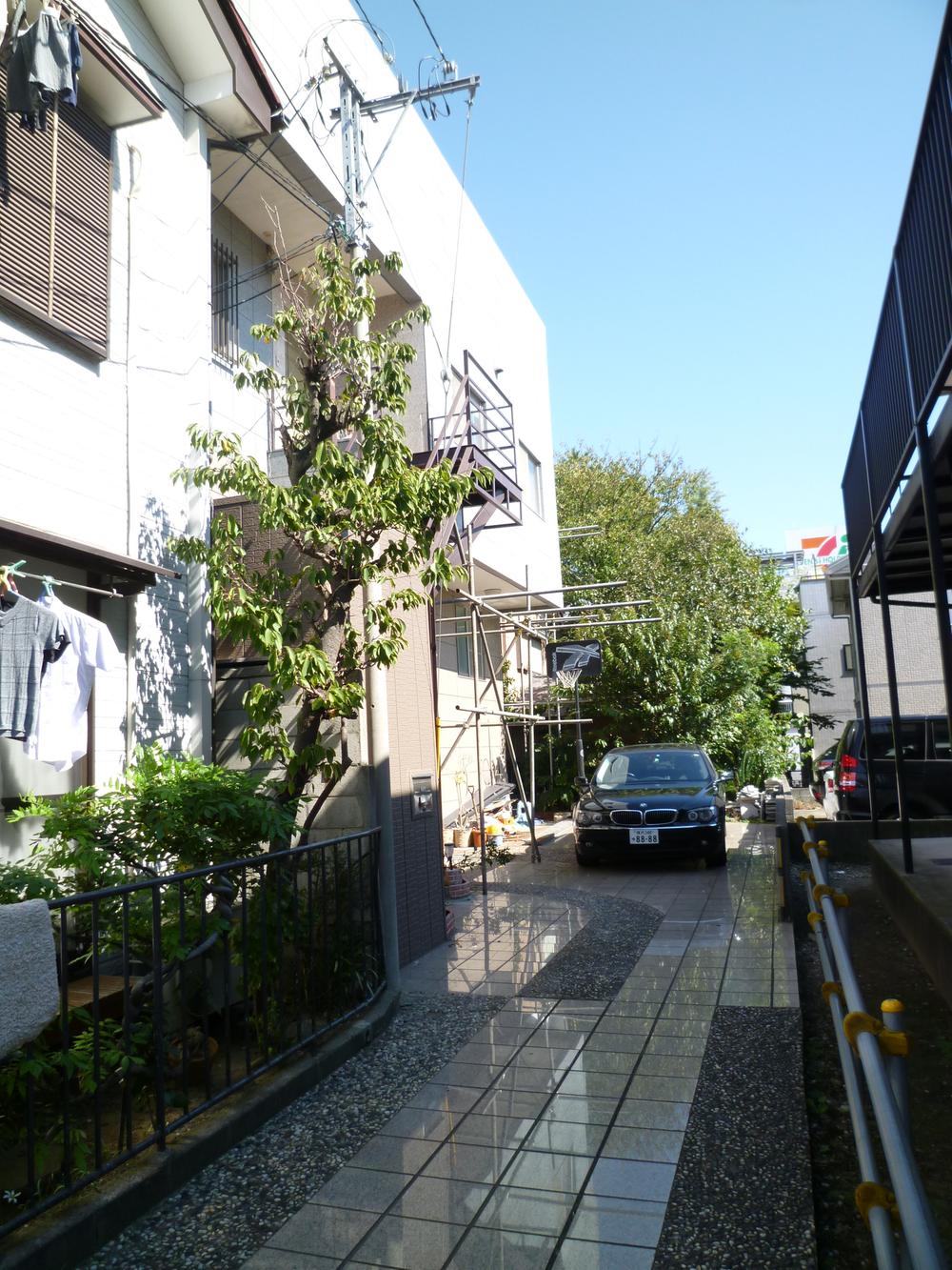 Parking lot. Local (10 May 2013) Shooting