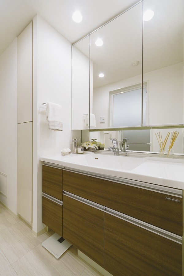 With a rich storage, Neatly maintained wash room