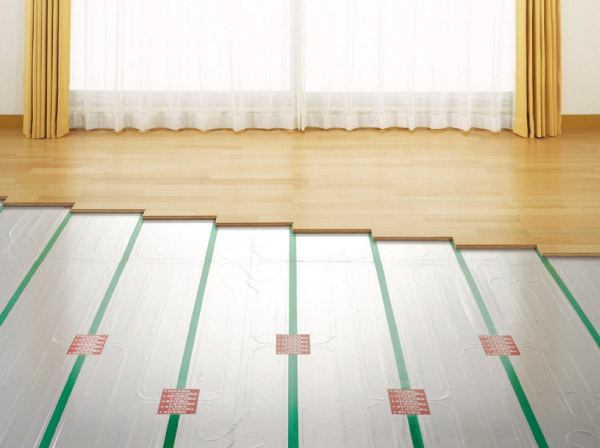 Interior.  [TES floor heating] Equipped with TES floor heating to warm the feet of the room to clean. (Same specifications)