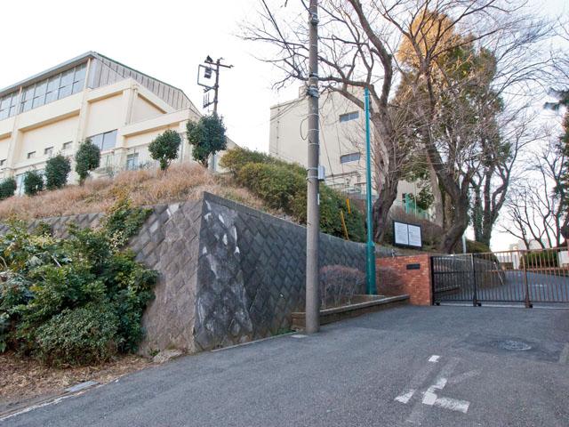 Primary school. 673m to Yokohama Municipal six River Elementary School