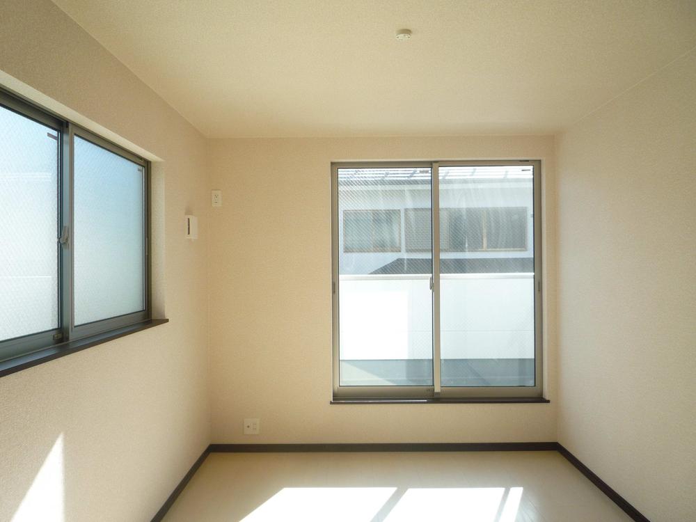 Non-living room. 2 Kaiyoshitsu 6 Pledge Two-sided lighting