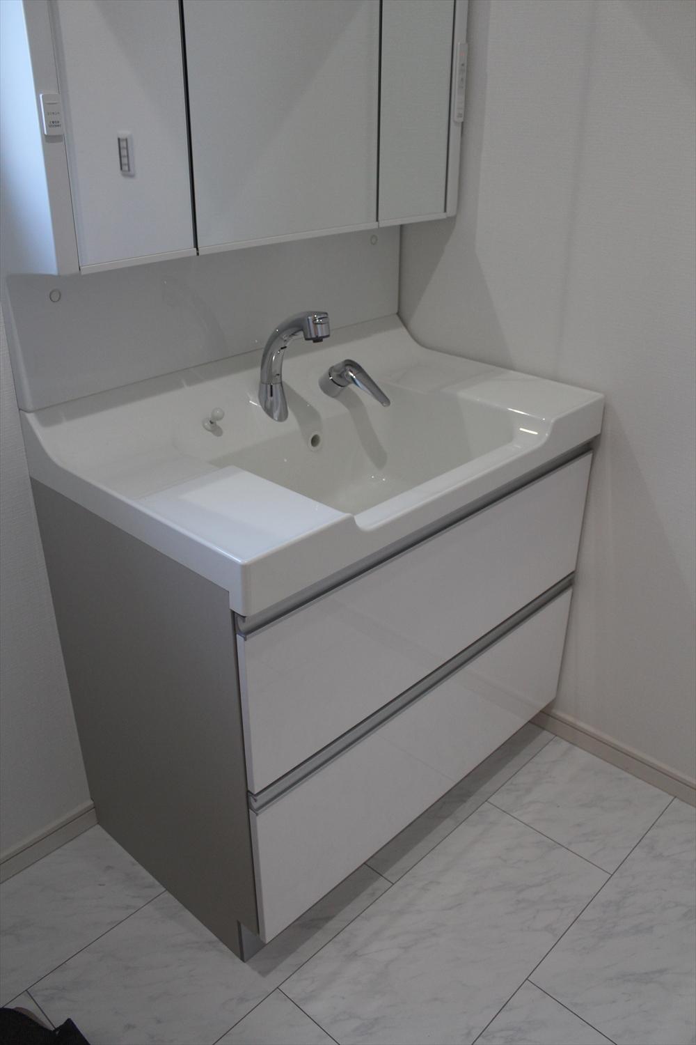 Same specifications photos (Other introspection). Bathroom vanity