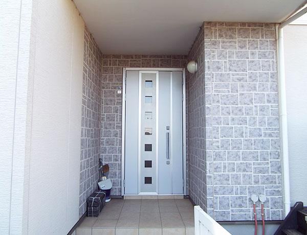 Entrance. Entrance porch