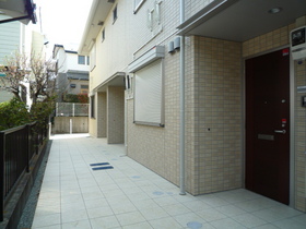 Other. Entrance side passage