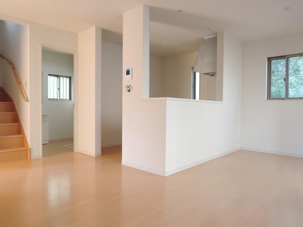 Living. Indoor (Building 2)