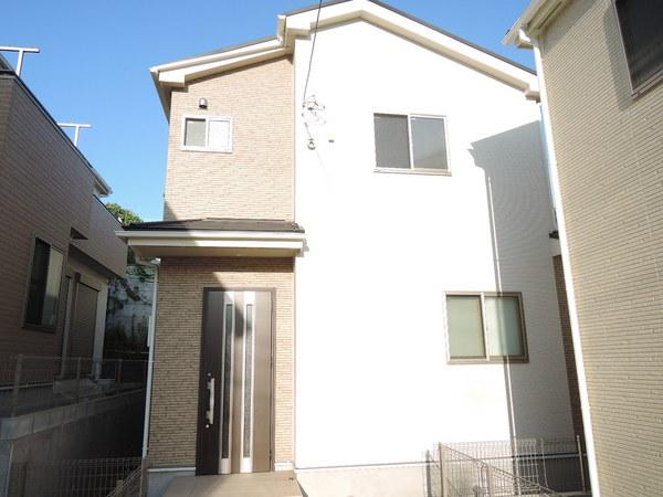 Local appearance photo. Local (3 Building)