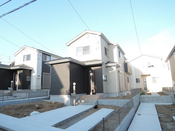 Local appearance photo. Local (4 Building)