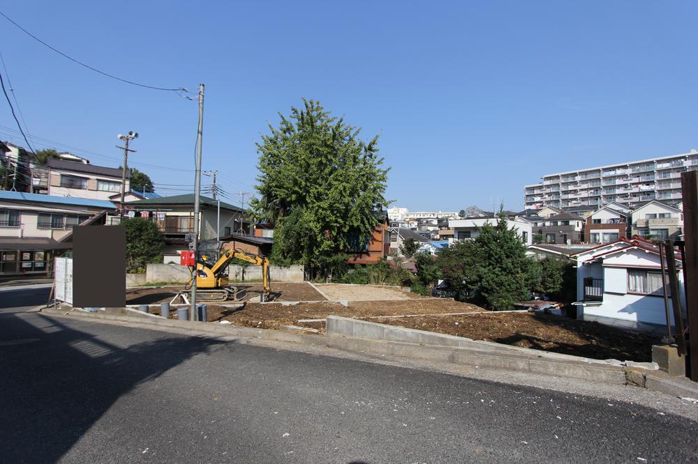 Local photos, including front road. Local (10 May 2013) Shooting