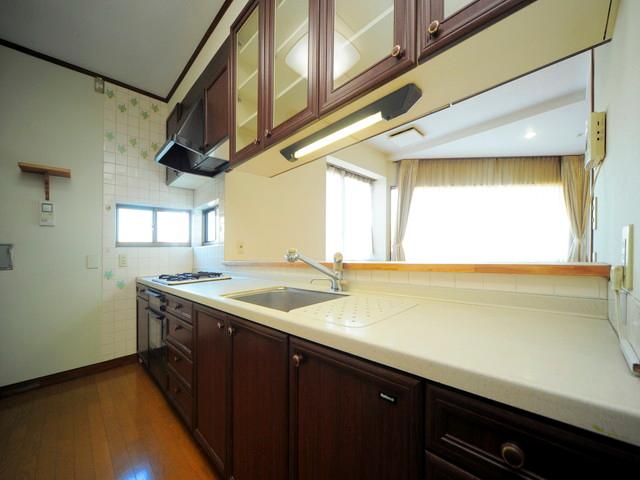 Kitchen. Popular counter kitchen Stove 4-neck