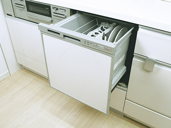Kitchen.  [Dishwasher] After the dishwasher is finished beautifully simple, A dishwasher of the compact with sanitary and water-saving effect was standard equipment. Equipped with a smart car, The tableware and to stabilize quite right, Smooth cleaning ・ You can to dryness.