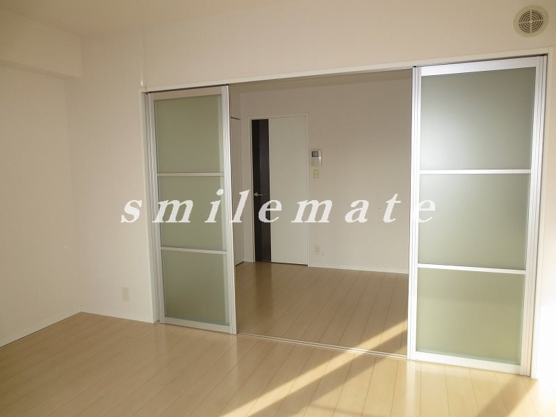 Living and room. The photograph is a reference photograph same by Property Room No.