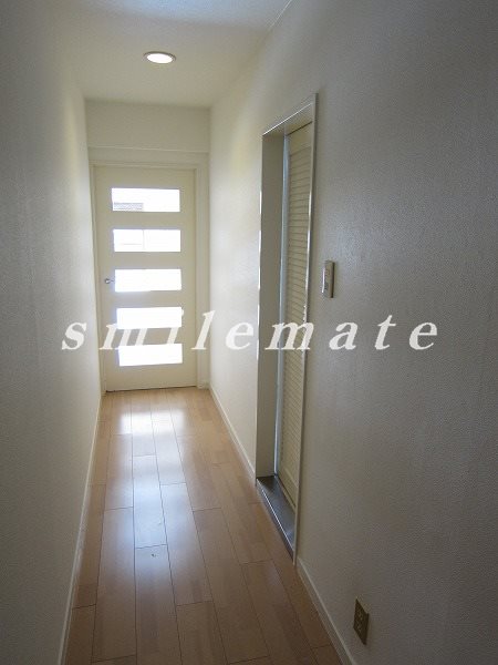 Entrance. Ahead is the living room, which passed through the long corridor