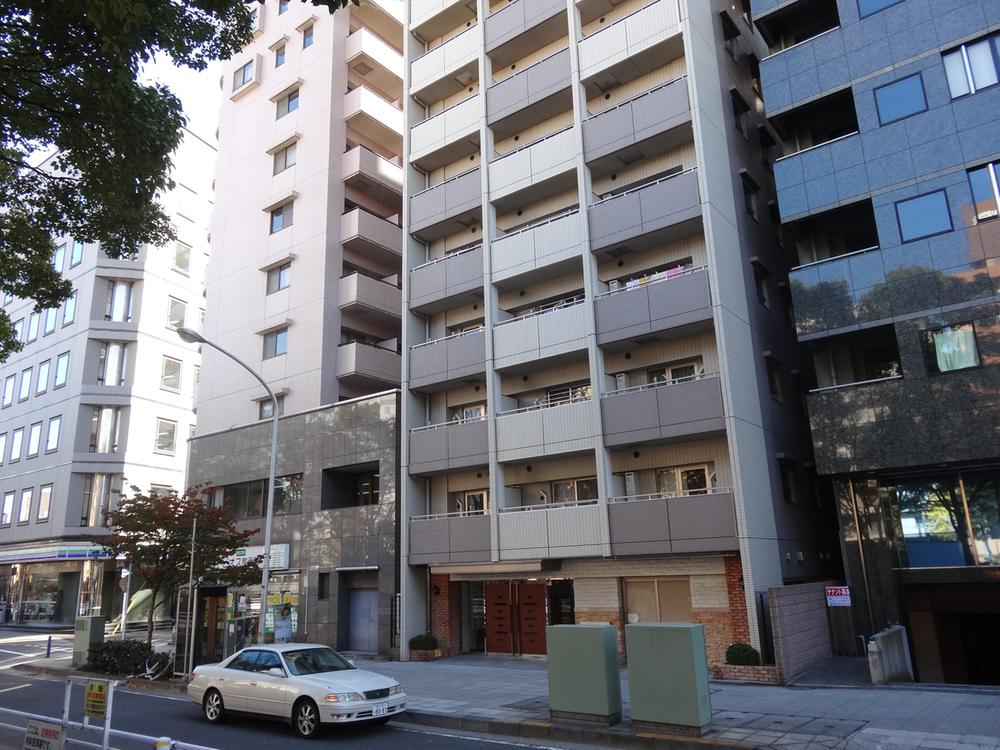 Local appearance photo. It is conveniently located attractive "Isezaki Chojamachi" station 1 minute walk