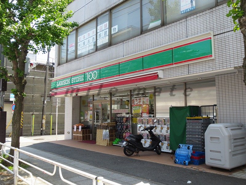 Convenience store. STORE100 120m to Yokohama Honmoku the town store (convenience store)