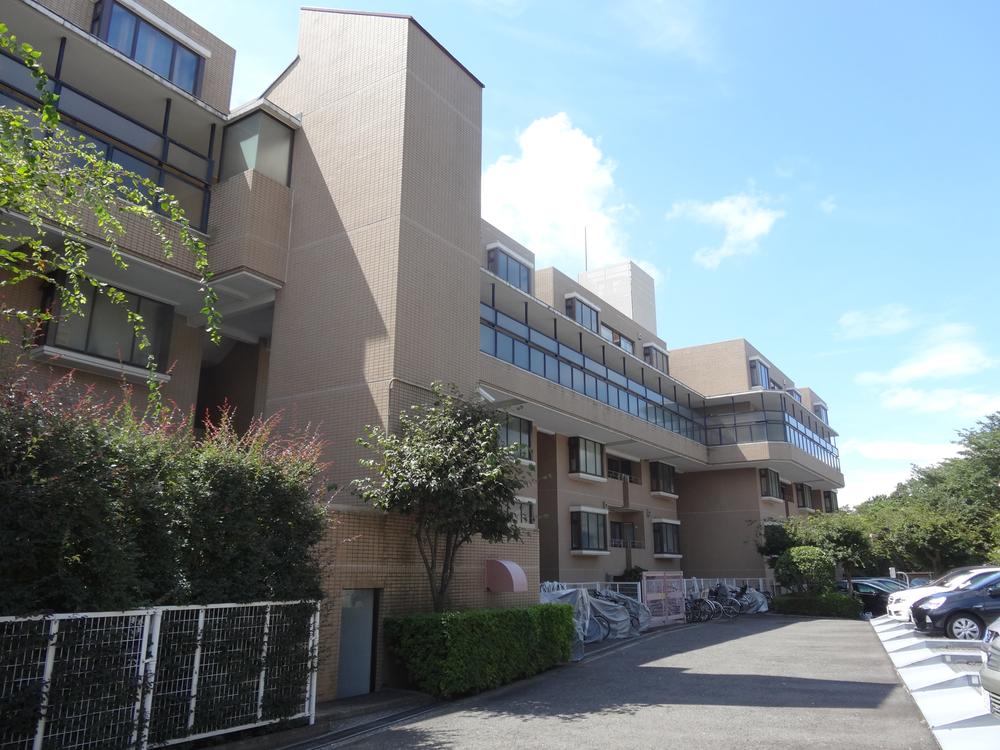 Local appearance photo. Nestled in a quiet residential area, Total units 48 units of condominiums Cosmo Negishiasahidai appearance