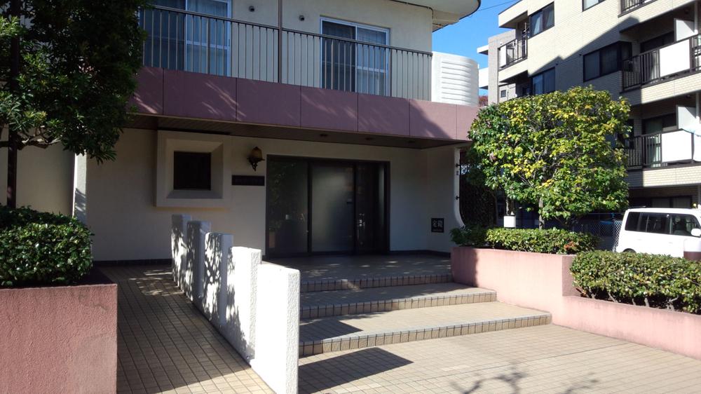 Local appearance photo. Local (12 May 2013) Shooting