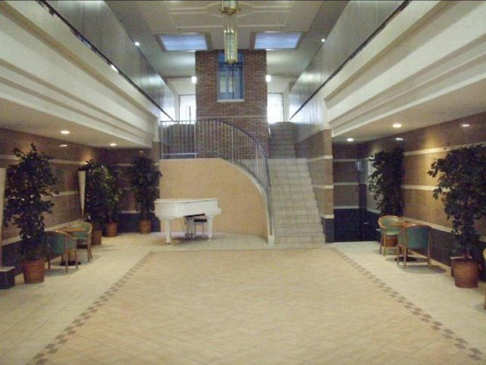 Entrance. Common areas