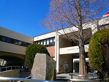 library. 100m until the library medium Yokohama (library)