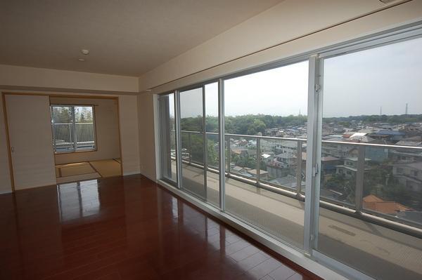 View photos from the dwelling unit. View from local Hope this view from the living room, Why do not you talking to the future?