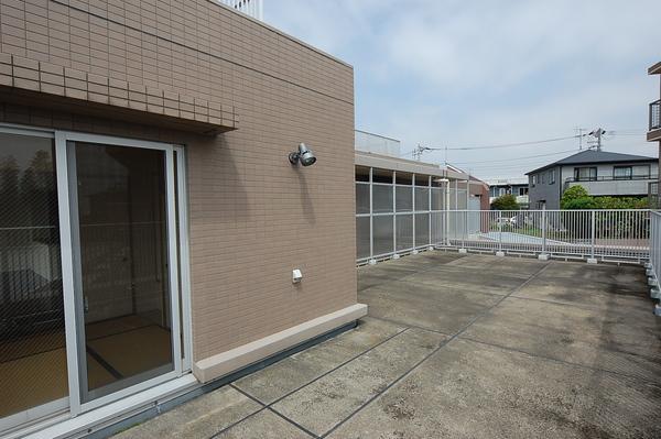 Balcony. roof balcony Please spend your favorite time in the roof balcony of about 51 sq m. This space is a surreal space.