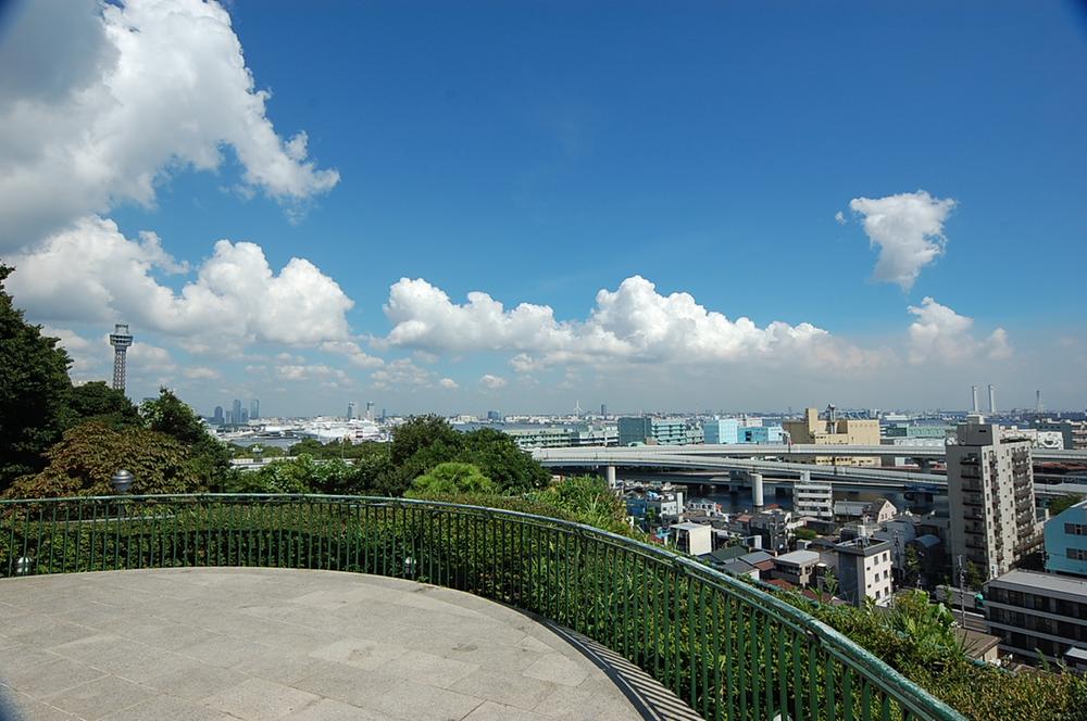 park. Please to enjoy the walk course with views of the 2500m Yokohama until the hill park with views of the harbor.