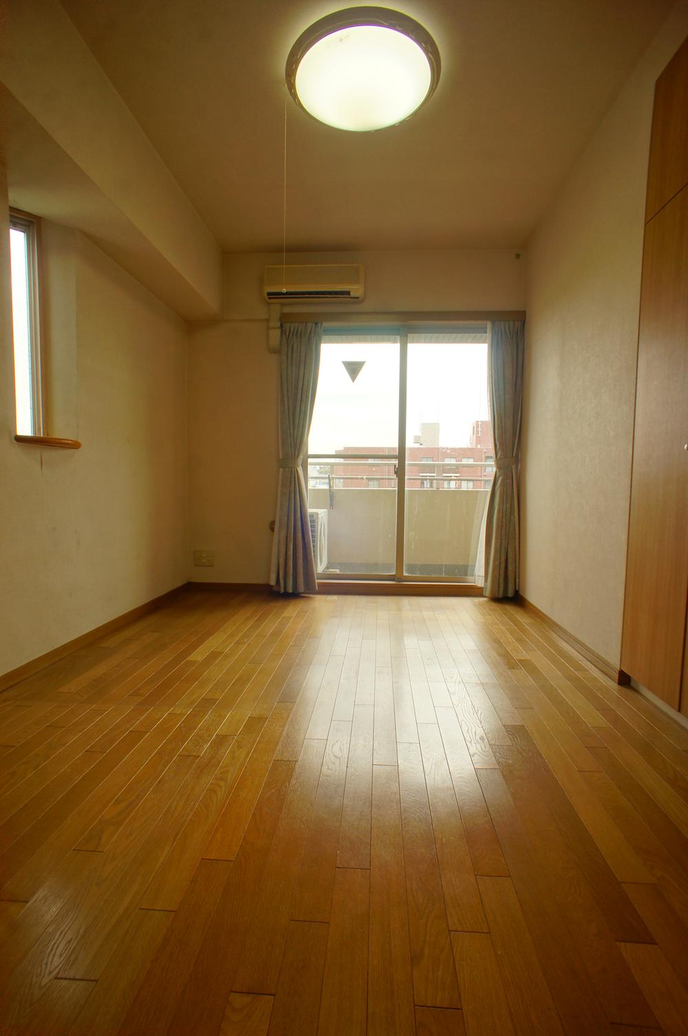 Non-living room. About 7.3 Pledge of Western-style of the southeast corner (12 May 2013) Shooting