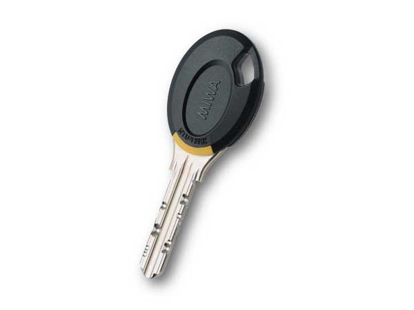 Security.  [Introducing the non-contact type key that does not need a cumbersome unlocking operation] Since the entrance of the entrance is a non-contact key corresponding auto door, Just holding the key you can smooth out. (Same specifications)