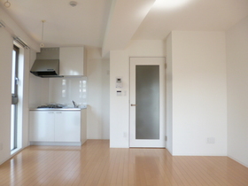 Living and room. Room with clothes ・ Spacious 11.3 Pledge of Western-style