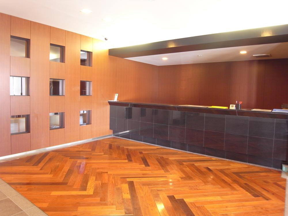 lobby. Entrance (July 2013 shooting)