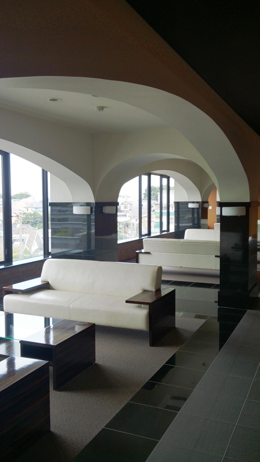 lobby. Lounge (September 2013 shooting)