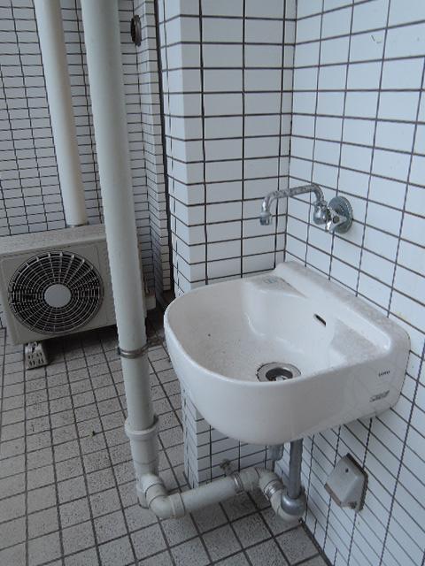 Other. There is a slop sink on the terrace, It is convenient to gardening