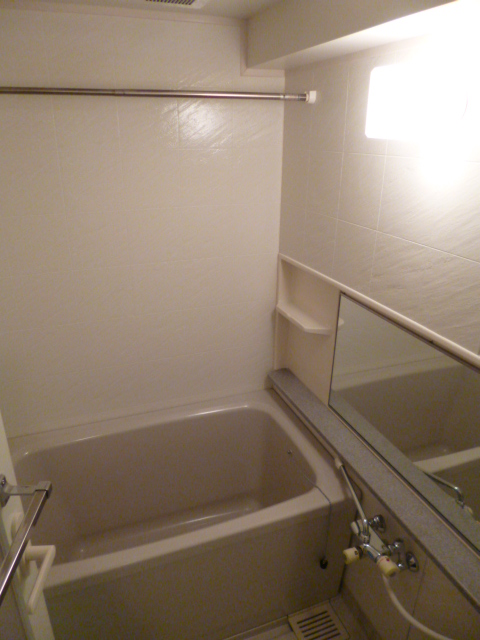 Bath. If you ask for the size of the bath, Might be a bit narrow (T_T)