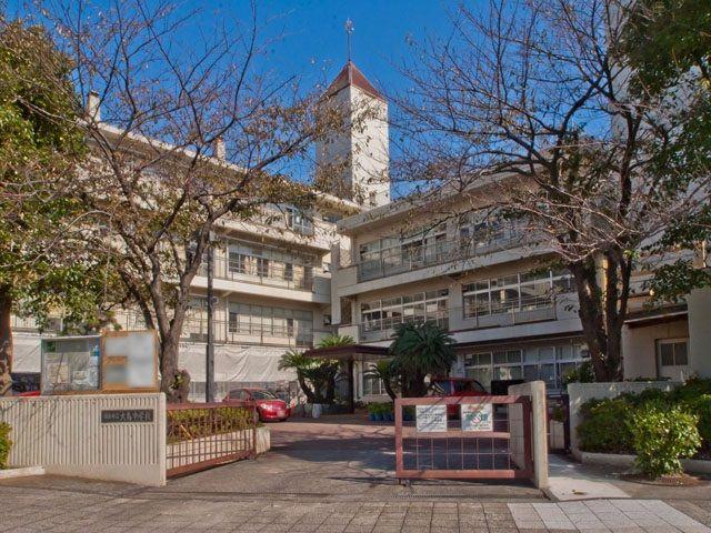 Junior high school. Yokohamashiritsudai 800m to bird junior high school