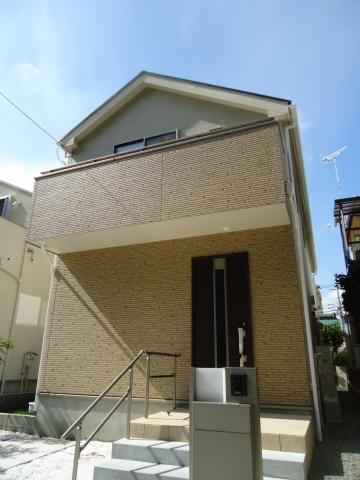 Local appearance photo. Bus stop walk 9 minutes! 