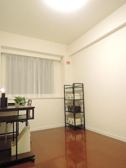 Non-living room. 5.5 Pledge