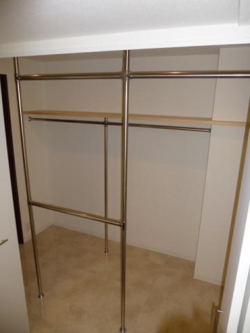 Receipt. 2.5 Pledge Walk-in closet