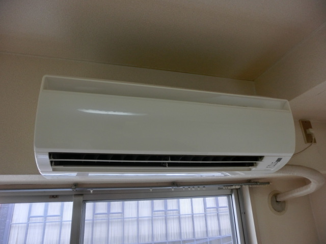 Other Equipment. It is air-conditioned.  ※ It is a photograph of another in Room. 