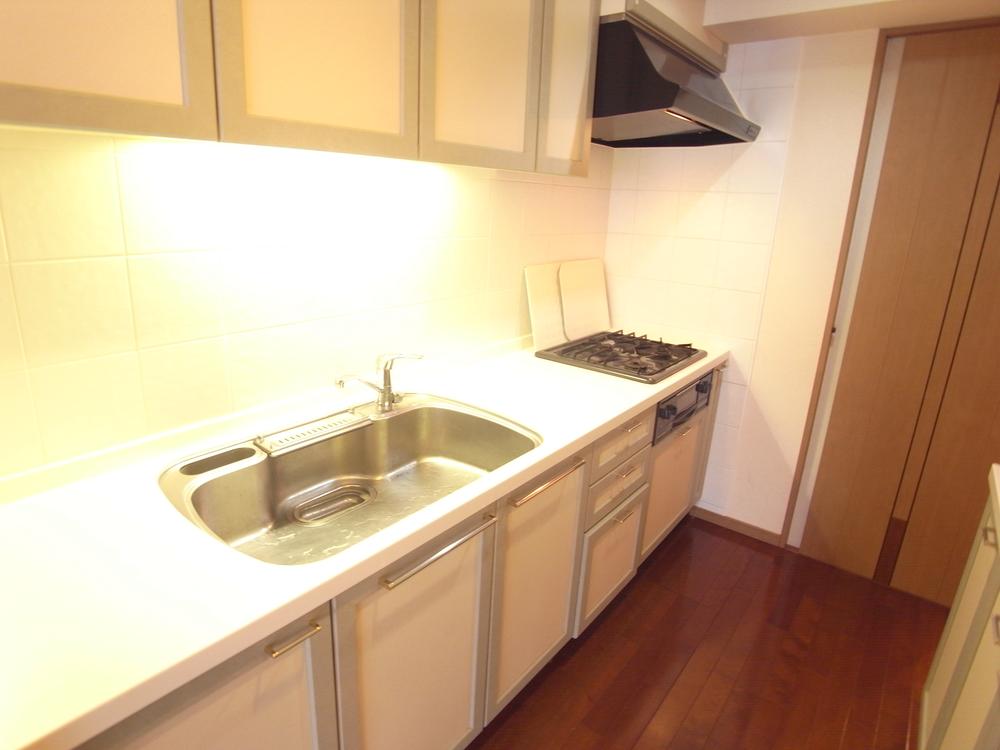 Kitchen. Room (August 2013) Shooting