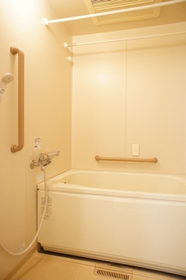 Bath. In addition to the functions such as reheating, Hakodate to safety and or equipped with a handrail