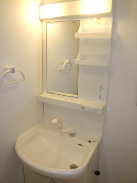 Wash basin, toilet. Indoor (10 May 2013) Shooting