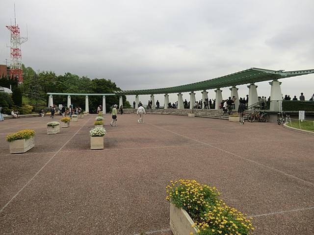 park. 3200m up the hill park with views of the harbor