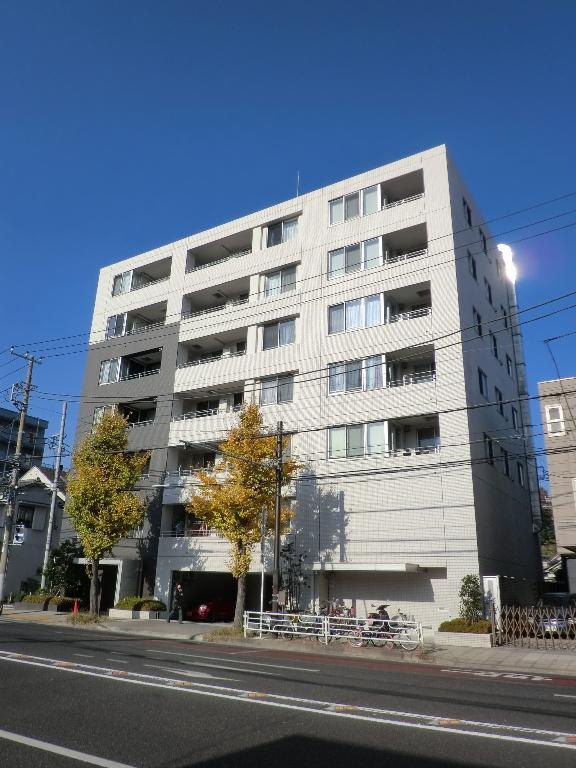 Local appearance photo. Local (12 May 2013) Shooting