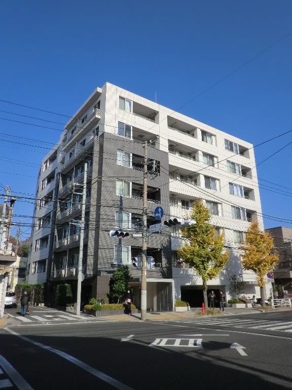 Local appearance photo. Local (12 May 2013) Shooting