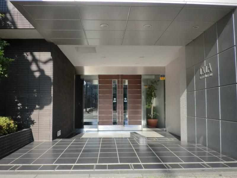 Entrance. Common areas